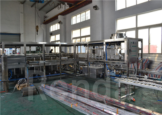 स्वचालित जल बैरल भरने की मशीन / 5 गैलन बोतल भरने की मशीन इलेक्ट्रिक प्रेरित